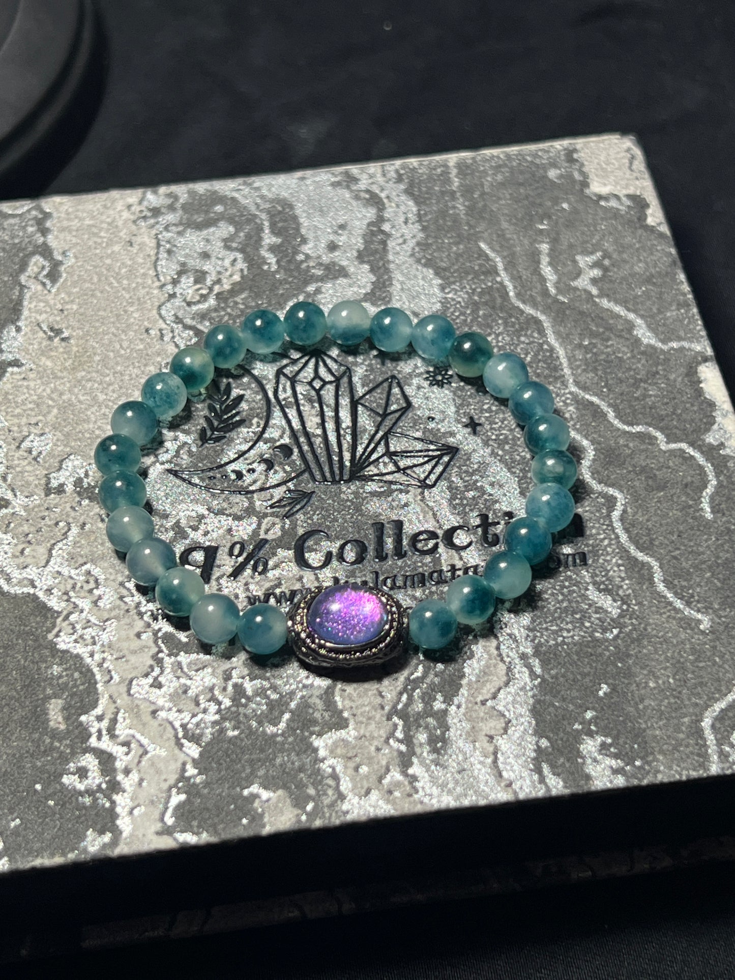 Design Bracelet | Dyed Blue Agate | 6mm