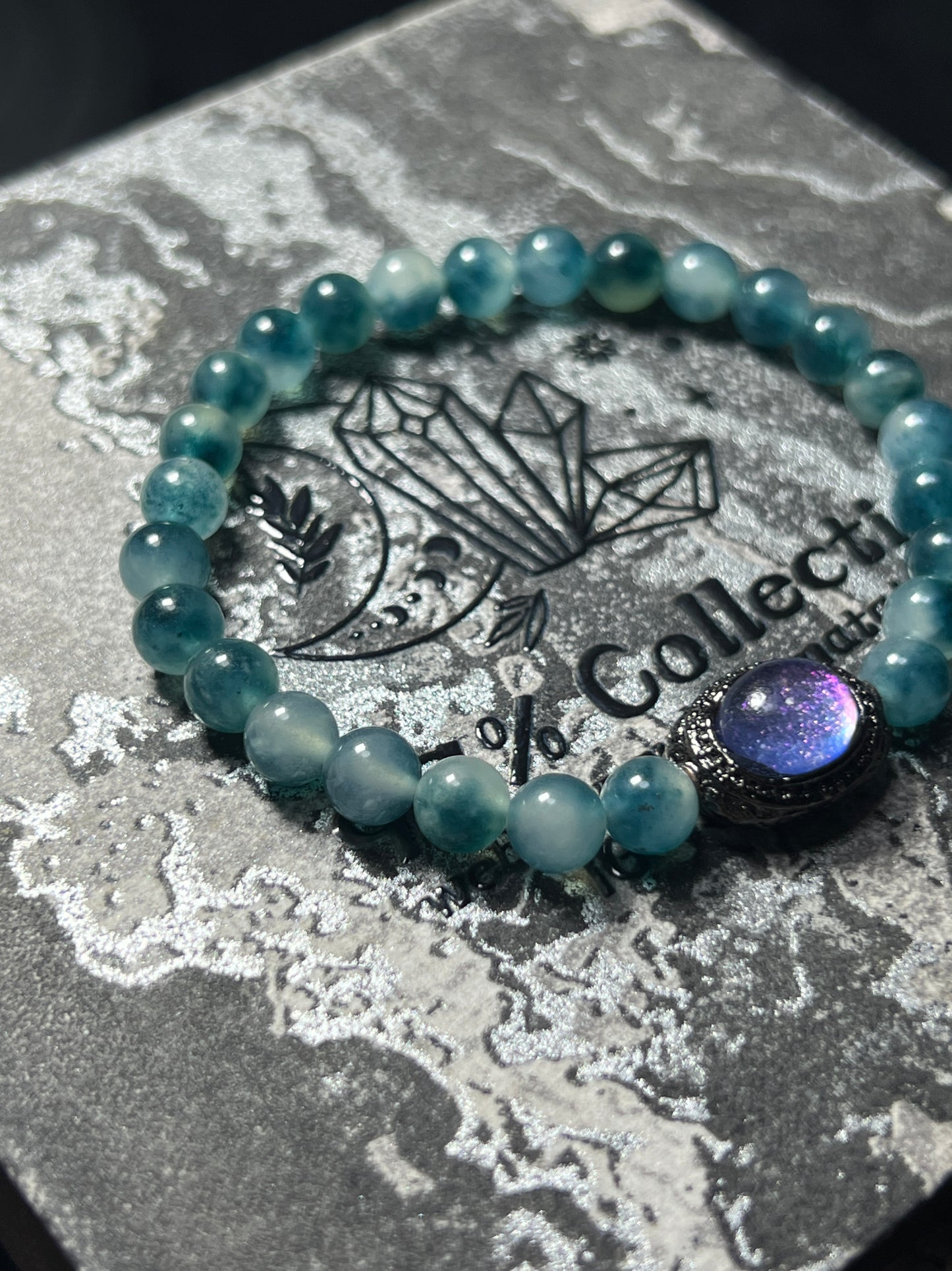 Design Bracelet | Dyed Blue Agate | 6mm