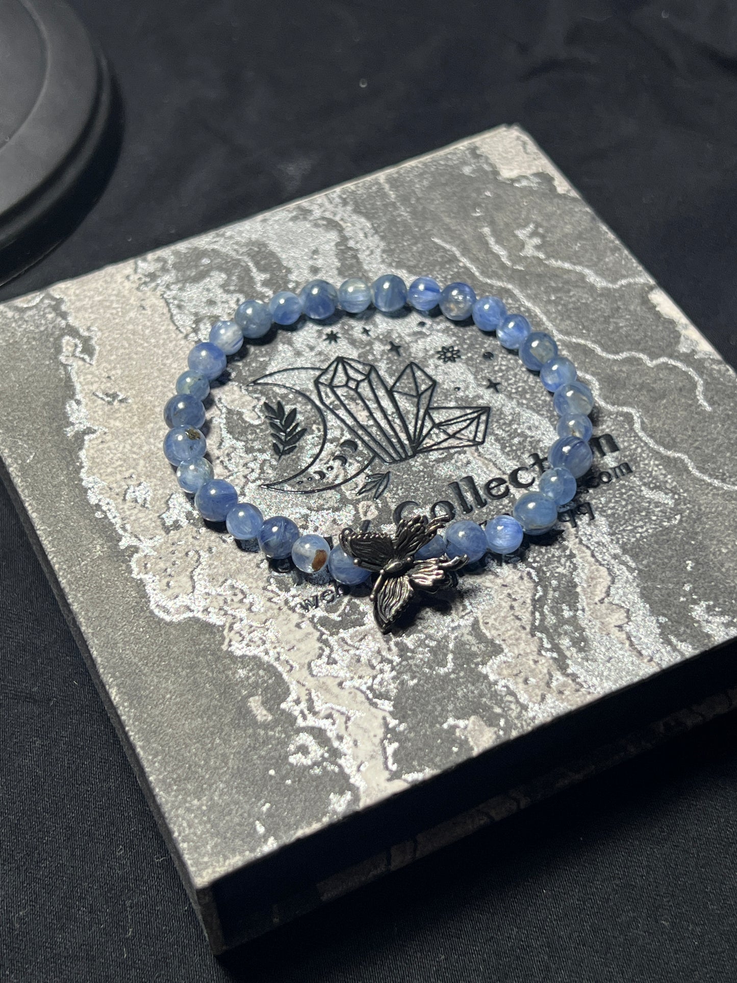 Design Bracelet | Natural Blue Kyanite | 6mm