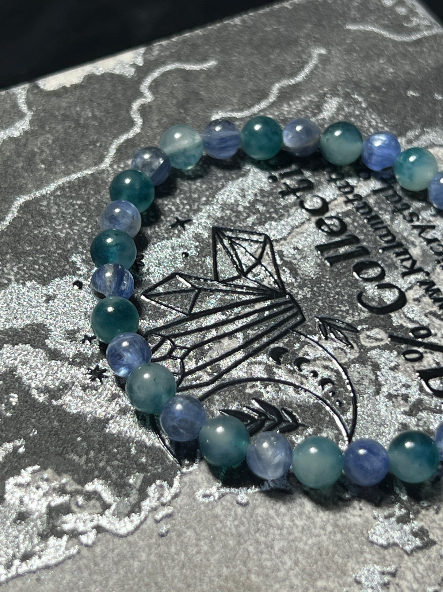 Design Bracelet | Natural Blue Kyanite & Dyed Blue Agate